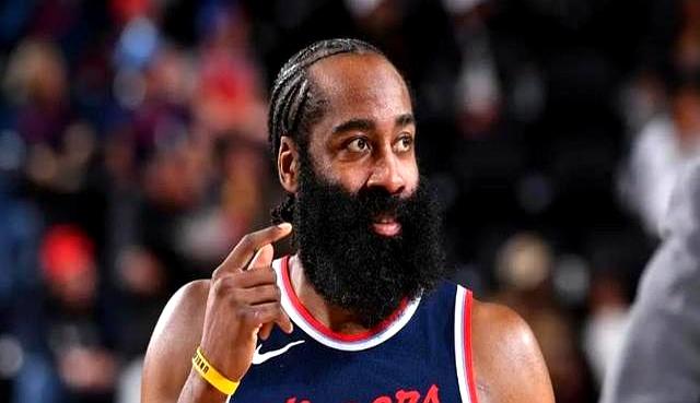 哈登，关键时刻神级表现，爆发新星！