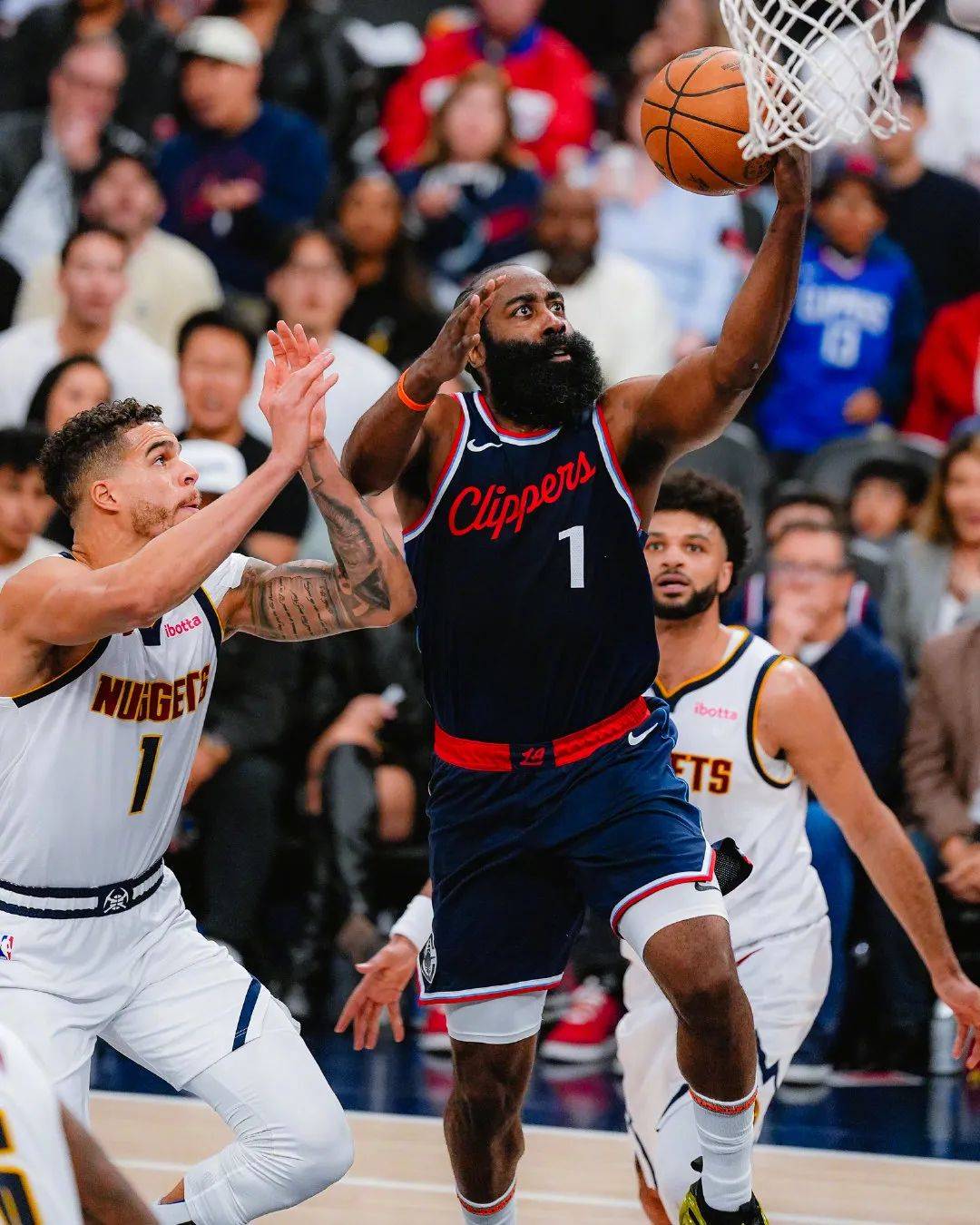 哈登绝杀时刻,约基奇点燃赛场,复出首战轰40分迎来胜利!