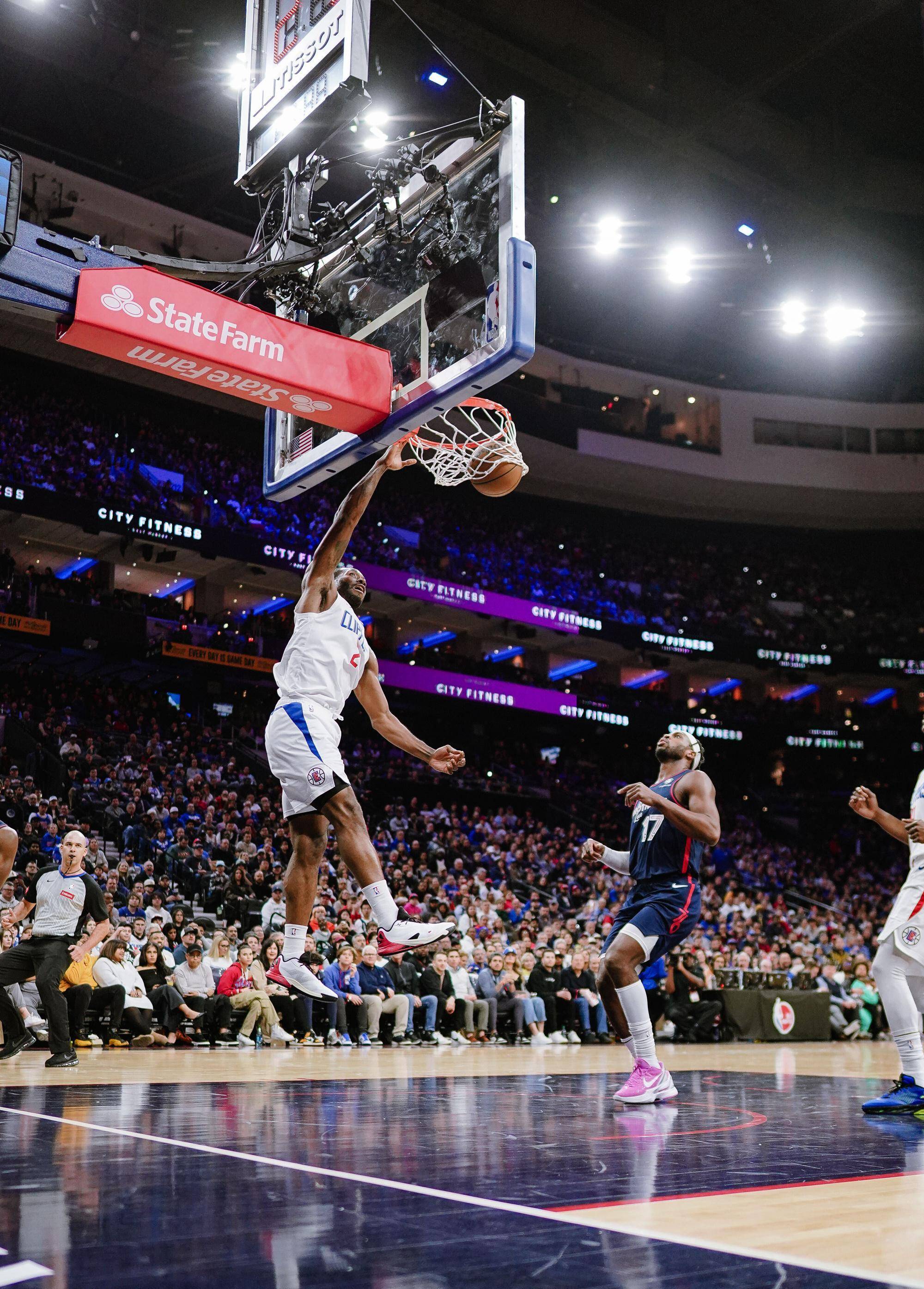 哈登在加拿大队比赛中比赛规则变更，大比分获胜引发热议！